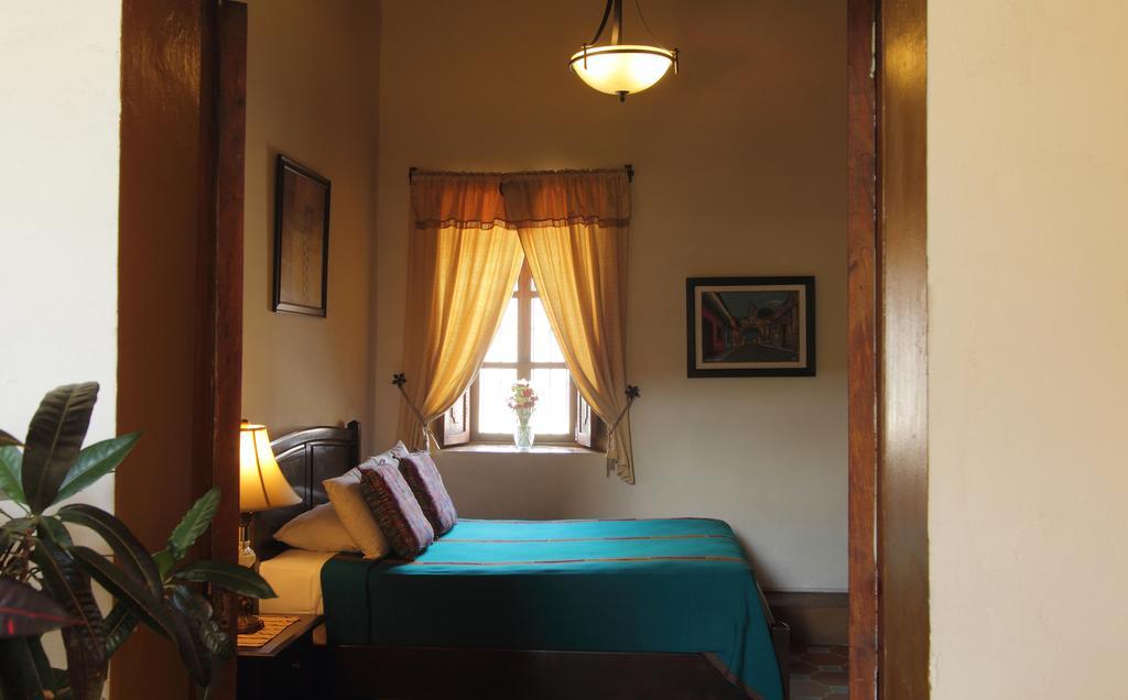 Hotel Palacio Chico 1850 Antigua Room photo